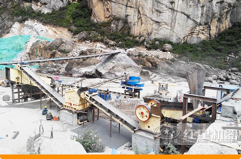 四川宜賓鵝卵石制砂項(xiàng)目現(xiàn)場(chǎng) 四川宜賓鵝卵石制砂項(xiàng)目現(xiàn)場(chǎng)