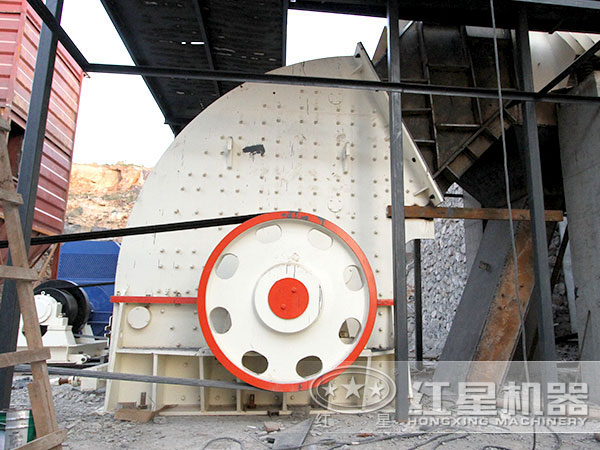 重錘式粉碎機作業現場，環保少污染