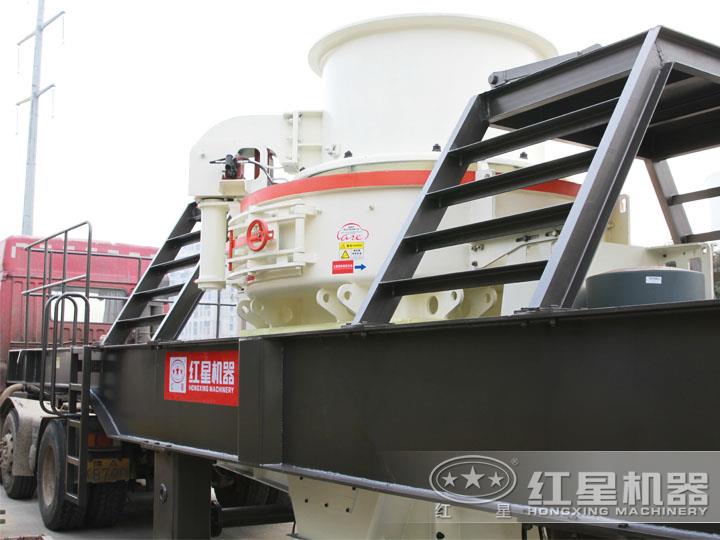 HVI沖擊式移動破碎站，產(chǎn)量70-585t/h，稀油自潤滑