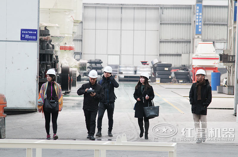 規模化設備廠房,提供立式復合破碎機免費咨詢 規模化設備廠房,提供立式復合破碎機免費咨詢