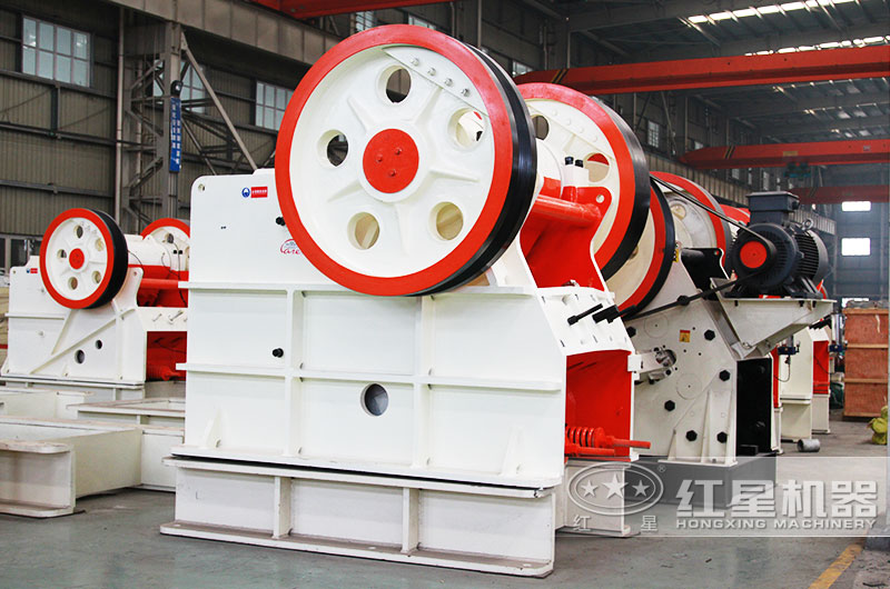 鄂式破碎機，礦山粗碎進料口大，產量高