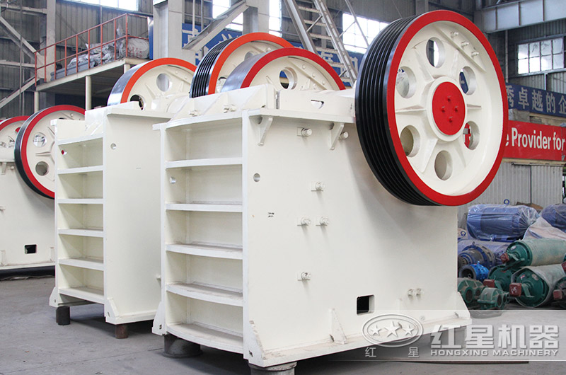 鄂式破碎機設備圖片，提供現(xiàn)貨