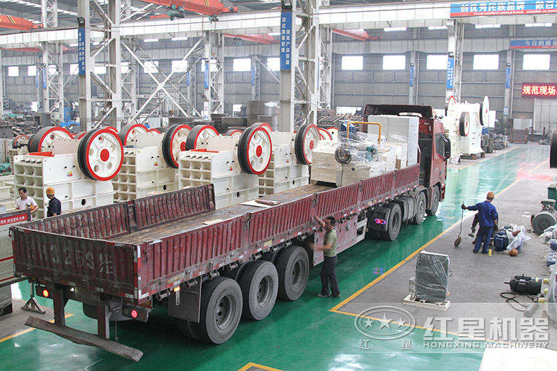 小型石頭破碎機車間裝車發貨 小型石頭破碎機車間裝車發貨