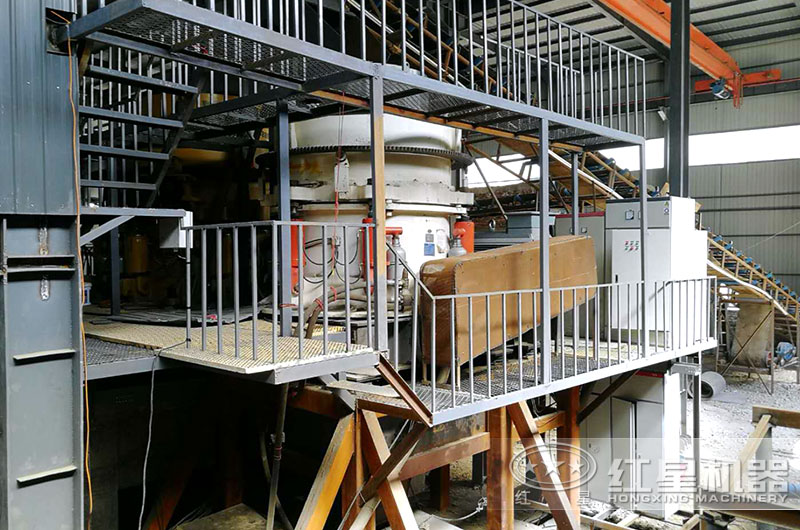 圓錐破碎機作業(yè)現(xiàn)場實拍圖 圓錐破碎機作業(yè)現(xiàn)場實拍圖