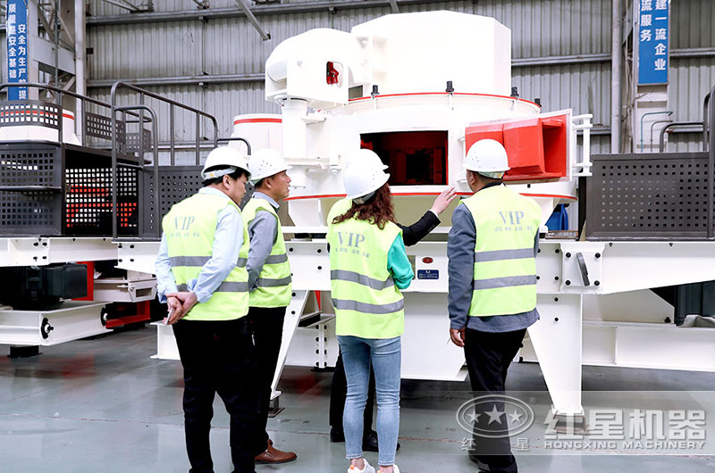 客戶到廠參觀考察，了解設備