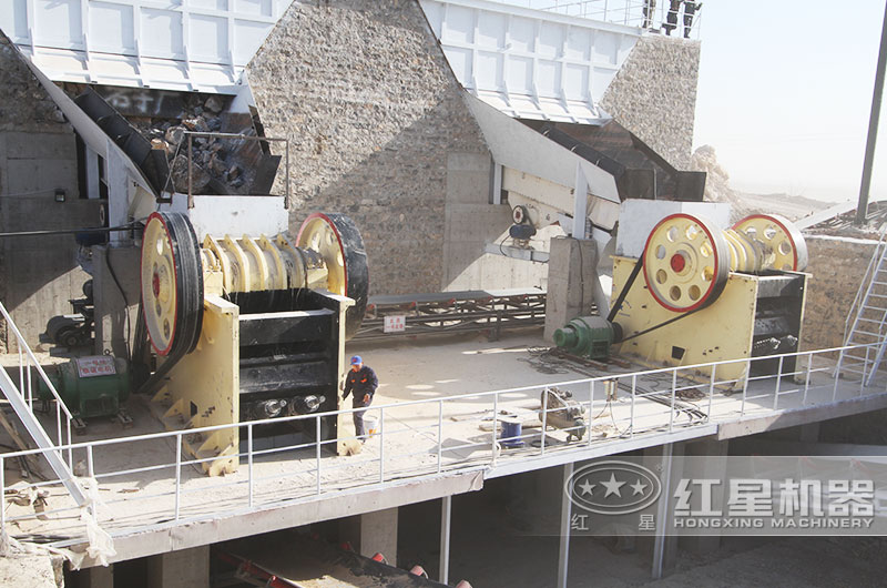 礦物破碎現(xiàn)場 礦物破碎現(xiàn)場