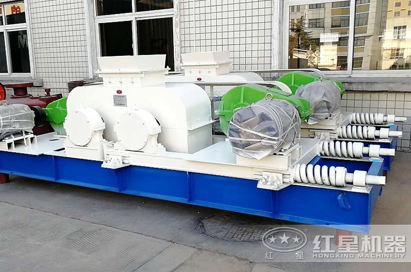 對(duì)輥式制沙機(jī) 對(duì)輥式制沙機(jī)