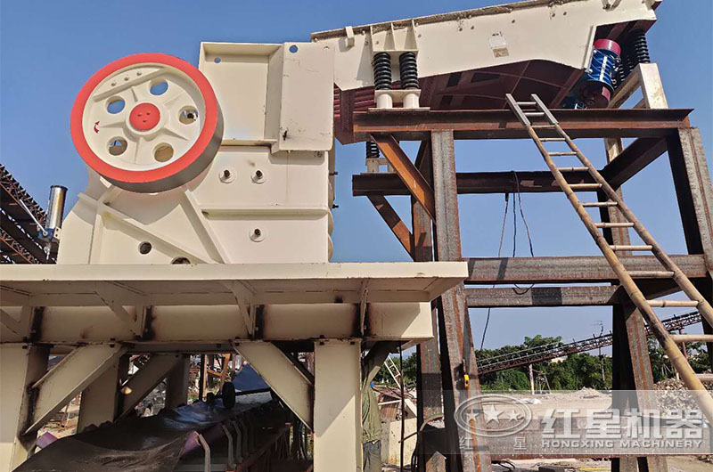 大產(chǎn)量石塊粉碎機現(xiàn)場 大產(chǎn)量石塊粉碎機現(xiàn)場